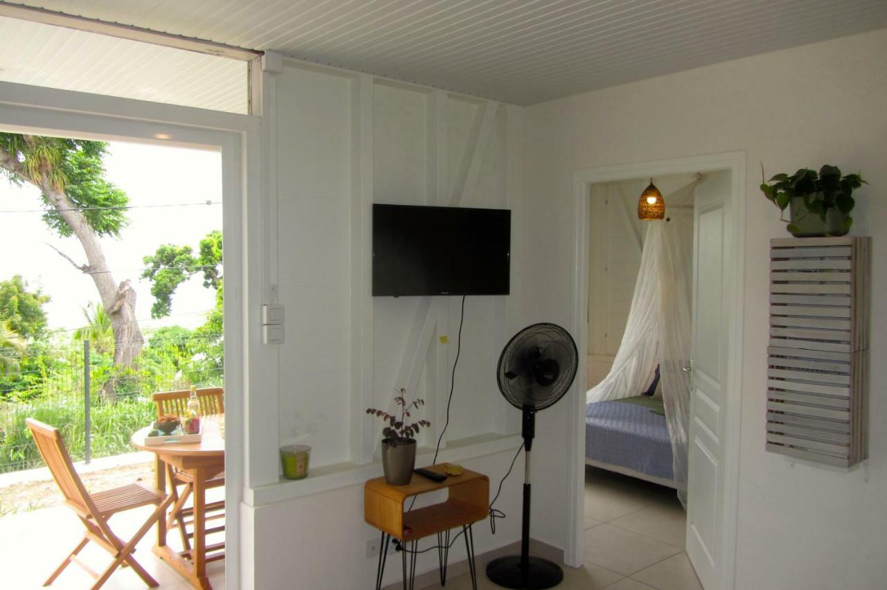 Or Bleu-Bungalow Volcan Soufriere-Vue Sur Mer Saint-Claude Esterno foto